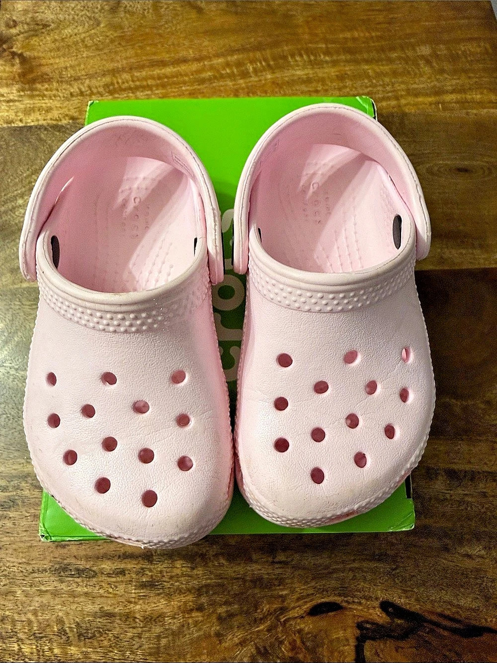 Crocs Classic Clog (Pink Milk) ) Pink Kids C7